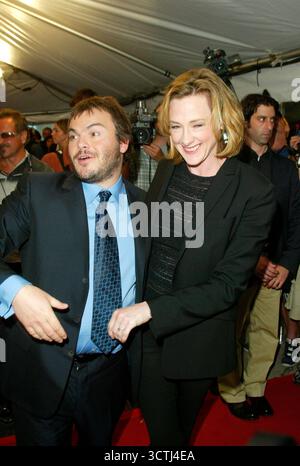 Jack Black e Joan Cusack alla prima di 'School of Rock' durante il Toronto International Filmfest. Toronto, Canada, 9 settembre 2003 Foto Stock