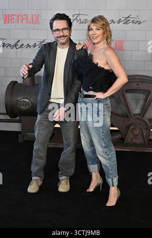 Charlie Day mit Ehefrau Mary Elizabeth Ellis bei der Premiere des Kinofilms Frankenstein im Academy Museum of Motion Pictures. Los Angeles, 06.10.2025 *** Charlie Day con la moglie Mary Elizabeth Ellis alla prima del film Frankenstein all'Academy Museum of Motion Pictures di Los Angeles, 06 10 2025 foto:xD.xStarbuckx/xFuturexImagex frankenstein 5030 Foto Stock