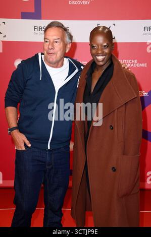 Nico Hofmann und Florence Kasumba bei der 26. Verleihung der First Steps Awards 2025 al Theater des Westens. Berlino, 06.10.2025 *** Nico Hofmann e Florence Kasumba alla 26° presentazione dei First Steps Awards 2025 al Theater des Westens di Berlino, 06 10 2025 foto:Xn.xKubelkax/xFuturexImagex Steps 5329 Foto Stock