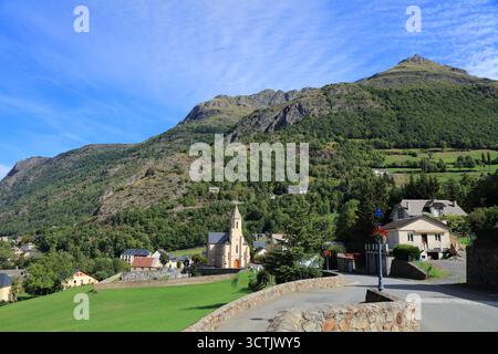 Gedre villaggio di montagna nel comune di Gavarnie-Gedre in Hautes-Pyrenees, Francia. Foto Stock