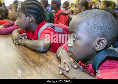 Miami Florida,Little Haiti,Little River Water Elementary,Red Ribbon Week,programmi antidroga e assemblee,non violence Project USA speaker,Student st Foto Stock