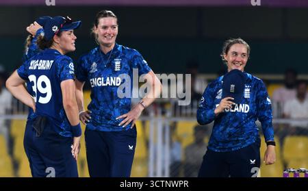 Guwahati, Guwahati, India. 7 ottobre 2025. Giocatrice inglese durante la partita della Coppa del mondo di cricket femminile ICC tra Bangladesh e Inghilterra allo stadio ACA di Guwahati in India martedì 7 ottobre 2025. Foto-DASARATH DEKA (Credit Image: © Dasarath Deka/ZUMA Press Wire) SOLO PER USO EDITORIALE! Non per USO commerciale! Foto Stock