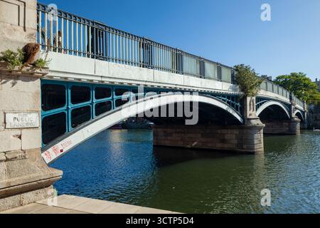 Windsor Eton Bridge sul fiume Tamigi, Berkshire, Inghilterra. Foto Stock