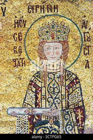 L'imperatrice Irene, dal mosaico dei Comneni nella Hagia Sophia - Giovanni II Comneno o Comneno 13 settembre 1087 – 8 aprile 1143) fu imperatore bizantino dal 1118 al 1143. Noto anche come "Giovanni il bello" o "Giovanni il buono" Foto Stock