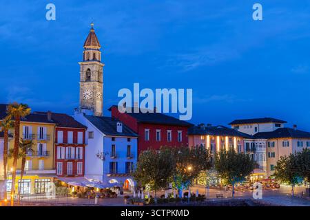 Il paese di Ascona è un gioiello sul Lago maggiore e un vero paradiso con la sua posizione direttamente sul lago, le palme, l'ambiente mediterraneo e il Foto Stock