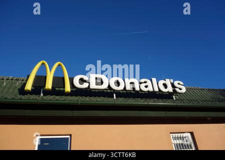 Il famoso ristorante Mac Donalds è ovunque Foto Stock