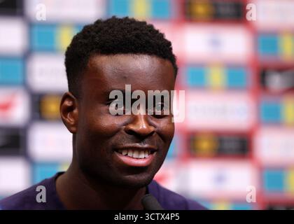 Marc Guéhi dell'Inghilterra durante una conferenza stampa al Wembley Stadium di Londra. Data foto: 8 ottobre 2025. Il credito per immagini dovrebbe essere: David Klein/Sportimage Credit: Sportimage Ltd/Alamy Live News Foto Stock