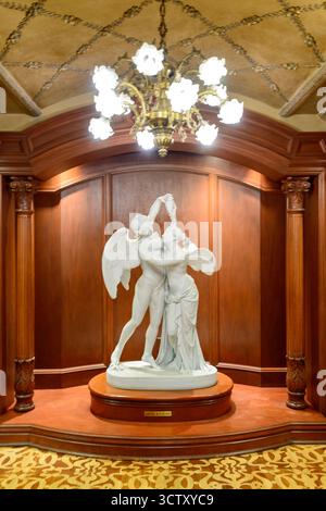 Un'incantevole vista diurna dello storico Prince of Wales Hotel situato nel cuore di Niagara-on-the-Lake, Ontario, Canada. Costruito nel 1864, questo vincitore Foto Stock