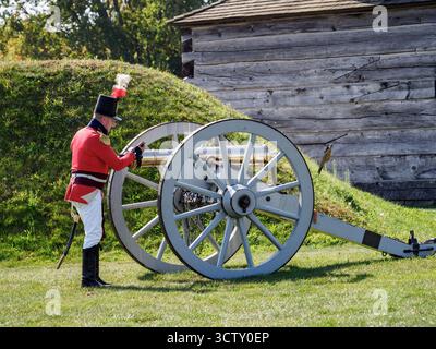 Il colpo del canone, Fort George, Niagara-on-the-Lake, Ontario, Canada Foto Stock