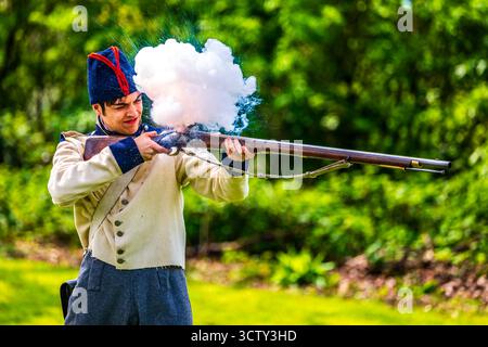 Torna indietro nel tempo all'International Living History Festival, ospitato dall'Avoncroft Museum, e vivi 700 anni di storia portati in vita. Foto Stock