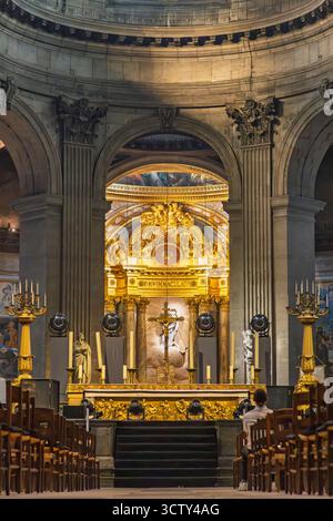 25 ottobre 2024. Francia, Parigi. Chiesa di San Sulpice, interno. Altare maggiore. Solo per uso editoriale. Foto Stock