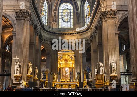 25 ottobre 2024. Francia, Parigi. Chiesa di San Sulpice, interno. Altare maggiore. Solo per uso editoriale. Foto Stock