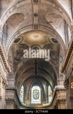 25 ottobre 2024. Francia, Parigi. Chiesa di San Sulpice, interno. Soffitto. Solo per uso editoriale. Foto Stock