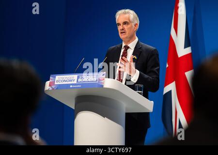 Manchester, Regno Unito. 7 OTTOBRE 2025. Parla dal palco principale del terzo giorno della Conferenza del Partito Conservatore tenutasi al Manchester Central Convention Center. Credito Milo Chandler/Alamy Live News Foto Stock