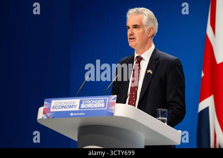 Manchester, Regno Unito. 7 OTTOBRE 2025. Parla dal palco principale del terzo giorno della Conferenza del Partito Conservatore tenutasi al Manchester Central Convention Center. Credito Milo Chandler/Alamy Live News Foto Stock