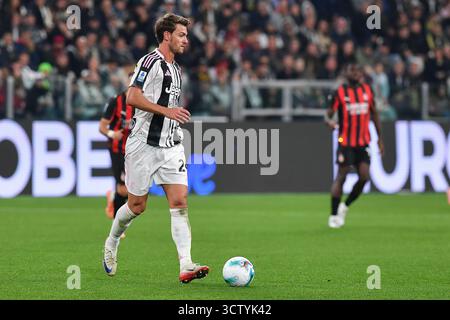 Daniele Rugani della Juventus FC visto in azione durante la partita di calcio di serie A 2024/25 tra Juventus FC e AC Milan all'Allianz Stadium Foto Stock