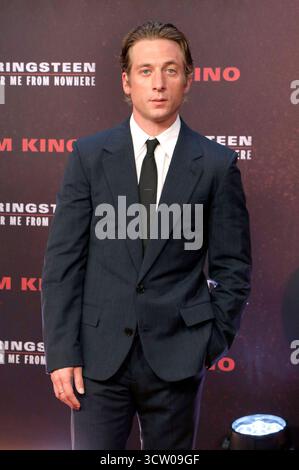 Jeremy Allen White bei der Premiere des Kinofilms Springsteen: Portami da Nowhere im Zoo Palast. Berlino, 08.10.2025 *** Jeremy Allen White alla prima del film Springsteen Deliver me from Nowhere allo Zoo Palast Berlin, 08 10 2025 foto:XA.xBuggex/xFuturexImagex springsteen 5062 Foto Stock