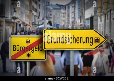 ACHTUNG FOTOMONTAGE Union und SPD verkuenden Ergebnisse: DAS Ende vom Buergergeld, das jetzt Grundsicherung heisst Koalition einigt sich bei Rente, Verkehr und Buergergeld *** ATTENZIONE FOTO MOONTAGES Union e SPD annunciano i risultati la fine dell'indennità dei cittadini, ora chiamata Basic Security Coalition raggiunge un accordo su pensioni, trasporti e indennità dei cittadini Foto Stock