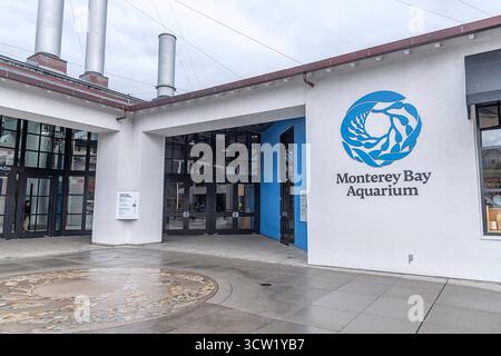 Monterey, CA, Stati Uniti – 24 settembre 2025: Esterno del Monterey Bay Aquarium a Monterey, CA. Foto Stock
