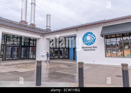 Monterey, CA, Stati Uniti – 24 settembre 2025: Esterno del Monterey Bay Aquarium a Monterey, CA. Foto Stock