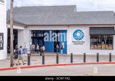 Monterey, CA, Stati Uniti – 24 settembre 2025: Esterno del Monterey Bay Aquarium a Monterey, CA. Foto Stock