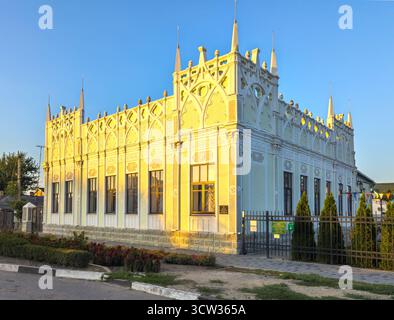 Slavyansk-na-Kubani, Russia - 11 settembre 2024: Monumento ai lavoratori domestici. Città di Slavyansk-na-Kubani Foto Stock