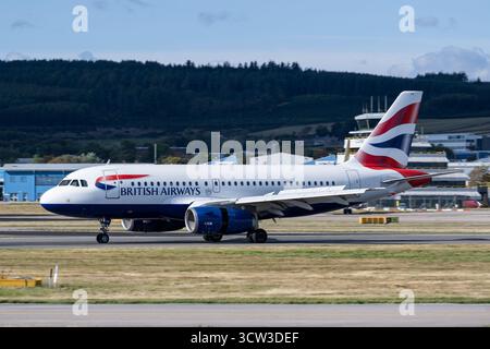 Aerei di linea che operano dai principali aeroporti del Regno Unito, tra cui Heathrow, Bristol e altri. Aerei passeggeri commerciali di compagnie aeree come British Airways. Foto Stock