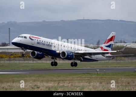Aerei di linea che operano dai principali aeroporti del Regno Unito, tra cui Heathrow, Bristol e altri. Aerei passeggeri commerciali di compagnie aeree come British Airways. Foto Stock