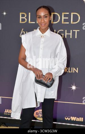 Hadnet Tesfai bei der Weltpremiere der Blinded by Delight Grand Show 2025 im Friedrichstadt-Palast. Berlino, 08.10.2025 *** Hadnet Tesfai alla prima mondiale del Blinded by Delight Grand Show 2025 al Friedrichstadt Palast Berlin, 08 10 2025 foto:XM.xBehrensx/xFuturexImagex Blinded 5418 Foto Stock
