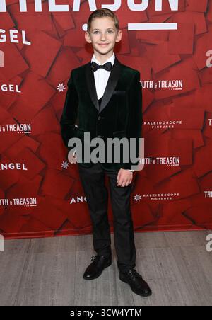 Los Angeles, Stati Uniti. 09 ottobre 2025. Aaron Zicman arriva alla proiezione speciale "Truth & Treason" all'AMC The Grove il 9 ottobre 2025 a Los Angeles, CA. © LISA OConnor/AFF-USA.com Credit: AFF/Alamy Live News Foto Stock