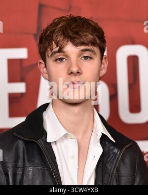 Los Angeles, Stati Uniti. 09 ottobre 2025. Ewan Horrocks arriva alla proiezione speciale "Truth & Treason" all'AMC The Grove il 9 ottobre 2025 a Los Angeles, CA. © LISA OConnor/AFF-USA.com Credit: AFF/Alamy Live News Foto Stock
