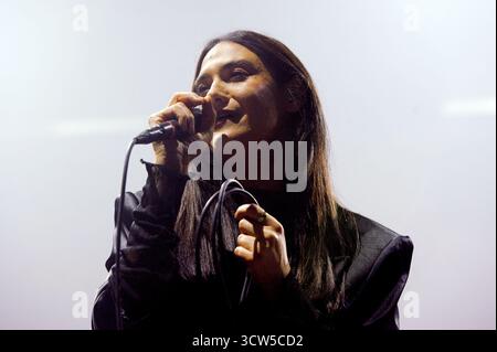 REGNO UNITO. 09 ottobre 2025. LONDRA, INGHILTERRA - 09 OTTOBRE: Nadine Shah si esibisce alla Brixton Academy il 9 ottobre 2025 a Londra, Inghilterra.CAP/Mar © Mar/Capital Pictures Credit: Capital Pictures/Alamy Live News Foto Stock