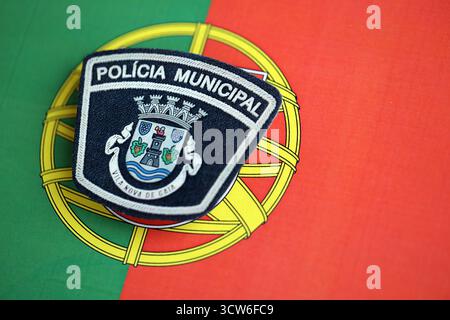 KIEV, UCRAINA - 6 SETTEMBRE 2025 Portogallo polizia municipale patch sulla bandiera nazionale primo piano Foto Stock