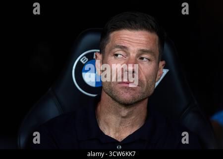 Xabi Alonso allenatore del Real Madrid è visto in azione durante la Liga EA Sports match tra Real Madrid e Villarreal CF all'Estadio Santia Foto Stock