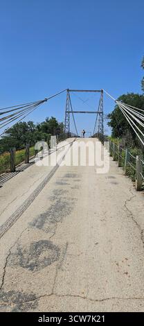 Vista del fiume Colorado dal ponte sospeso a Regency, Texas Foto Stock