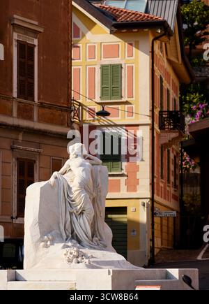 Splendidi edifici classici di Toscolano Foto Stock