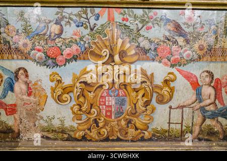 Salamanca, Spagna - 4 marzo 2025: Opere d'arte religiosa in mostra nella Cattedrale di Salamanca Foto Stock