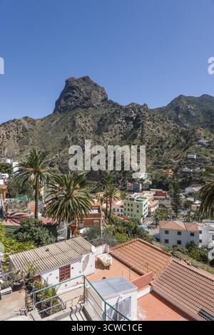 Roque Cano sopra la valle di Vallehermoso, la Gomera, Isole Canarie, Spagna Foto Stock