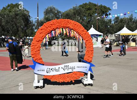 IRVINE, CALIFORNIA - 11 ottobre 2025: Picture Spot all'Irvine Global Village Festival, un evento annuale per celebrare le diverse comunità della città. Foto Stock