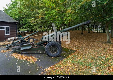 Pezzi d'artiglieria d'epoca in mostra in autunno all'Aldershot Military Museum, Aldershot, Hampshire, Regno Unito - 5,5 Medium Gun Foto Stock