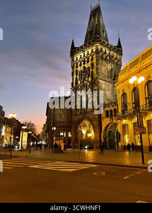 La Torre delle polveri (Prasna Brana) a Praga, Repubblica Ceca Foto Stock