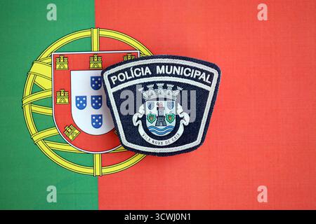 KIEV, UCRAINA - 6 SETTEMBRE 2025 Portogallo polizia municipale patch sulla bandiera nazionale primo piano Foto Stock