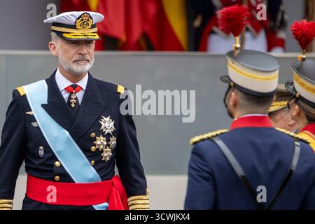 Madrid, Spagna. 12 ottobre 2025. Re Felipe vi visto durante la parata delle forze Armate del 12 ottobre, giornata Nazionale, guidata da re Felipe vi, regina Letizia, le loro figlie Leonor de Borbón, principessa delle Asturie e infanta Sofía de Borbón. Crediti: D. Canales Carvajal/Alamy Live News Foto Stock