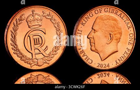 2024 Gibilterra una moneta da un soldo raffigurante un ritratto di re Carlo III di Raffaello Maklouf sul retro. Foto Stock