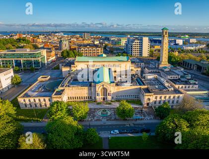 Vista aerea del SeaCity Museum di Southampton, una città portuale dell'Hampshire, Inghilterra, Regno Unito Foto Stock