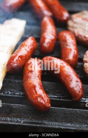 Salsicce chorizo grigliate al barbecue Foto Stock