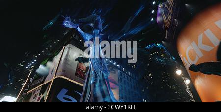 Ghostbusters (anche commercializzato come Ghostbusters: Answer the Call) è un film del 2016 diretto da Paul Feig, che lo ha scritto insieme a Katie Dippold. Interpretato da Melissa McCarthy, Kristen Wiig, Kate McKinnon, Leslie Jones e Chris Hemsworth, è un reboot del film del 1984 e il terzo film della serie Ghostbusters. Foto Stock