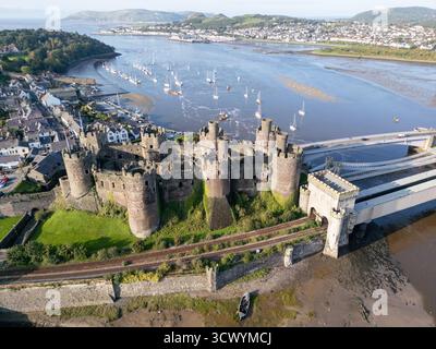 Castello di Conwy e l'estuario" Foto Stock