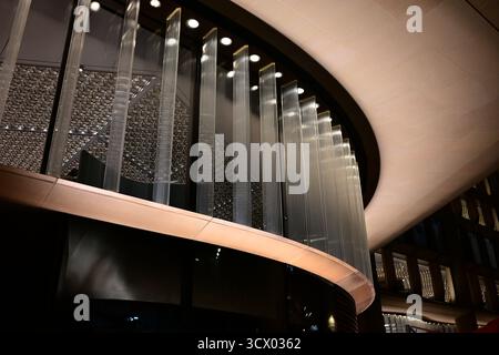 Londra, Regno Unito, 6 ottobre 2025. Esterno del quartier generale di Bloomberg in Queen Victoria Street. Foto Stock