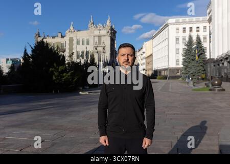 Kiev, Ucraina. 12 ottobre 2025. Il presidente ucraino Volodymyr Zelenskyy, rivolge un discorso alla nazione su come i missili Tomahawk possono raggiungere la pace con la Russia da Piazza della Costituzione, 12 ottobre 2025 a Kiev, Ucraina. Credito: Presidenza Ucraina/Ufficio stampa presidenziale ucraino/Alamy Live News Foto Stock